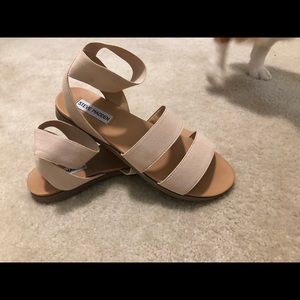 Steve Madden Nude flat sandals